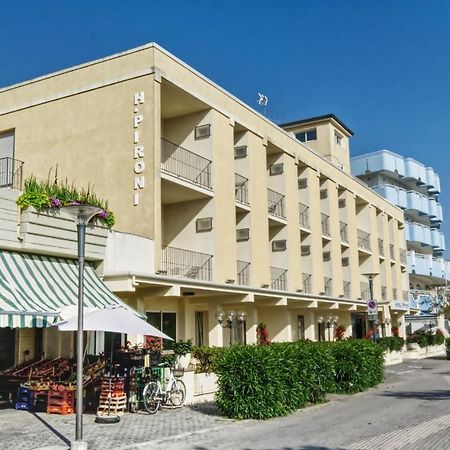 Hotel Pironi San Mauro Mare Экстерьер фото
