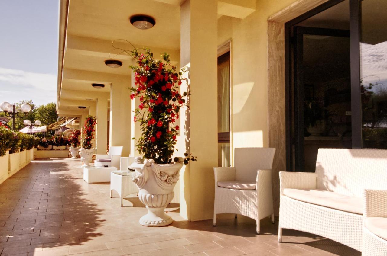 Hotel Pironi San Mauro Mare Экстерьер фото