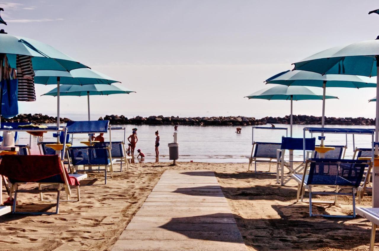 Hotel Pironi San Mauro Mare Экстерьер фото